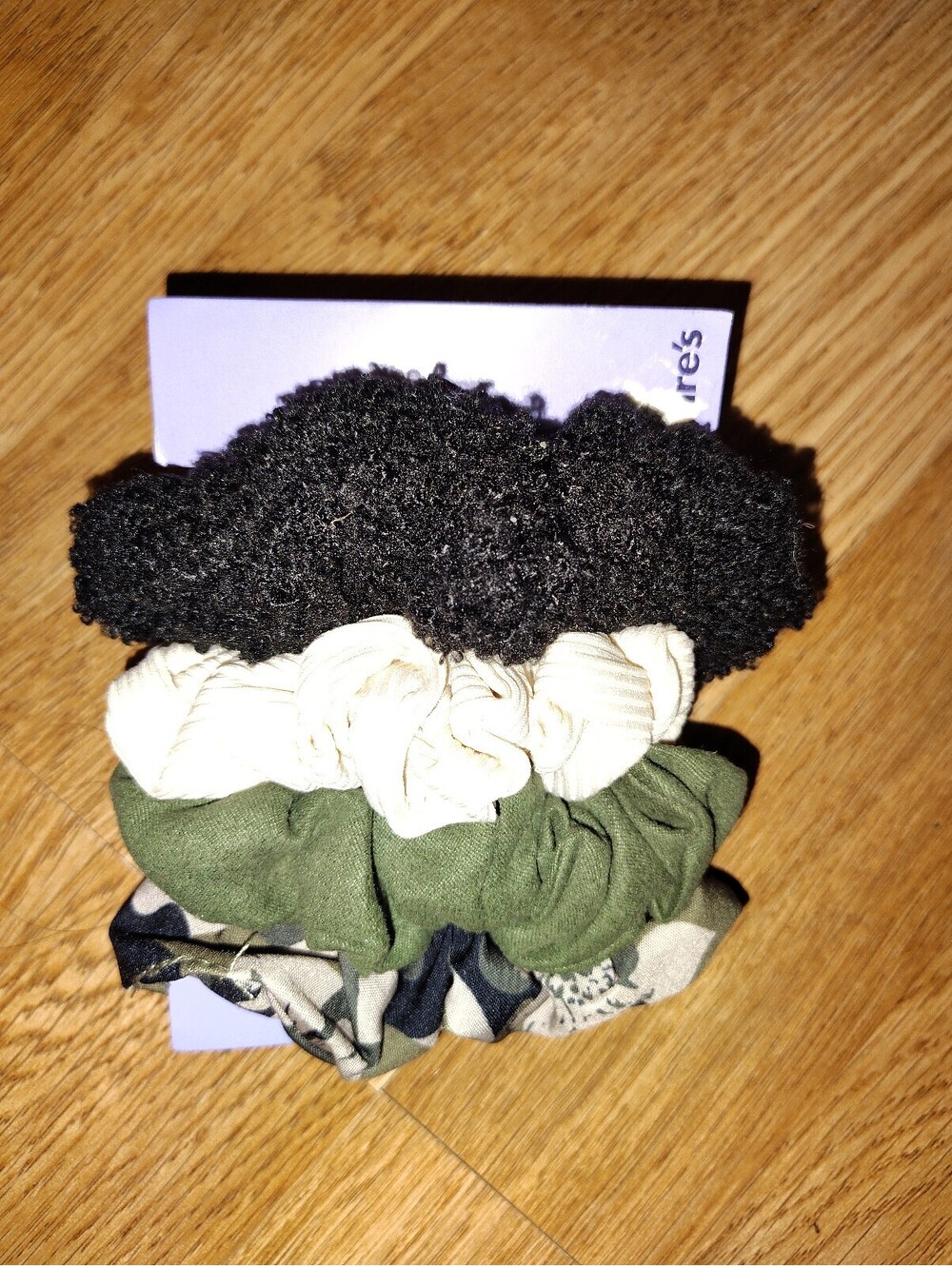 Claire's 4-Pack Assorted Camo & Textured Scrunchie Set
